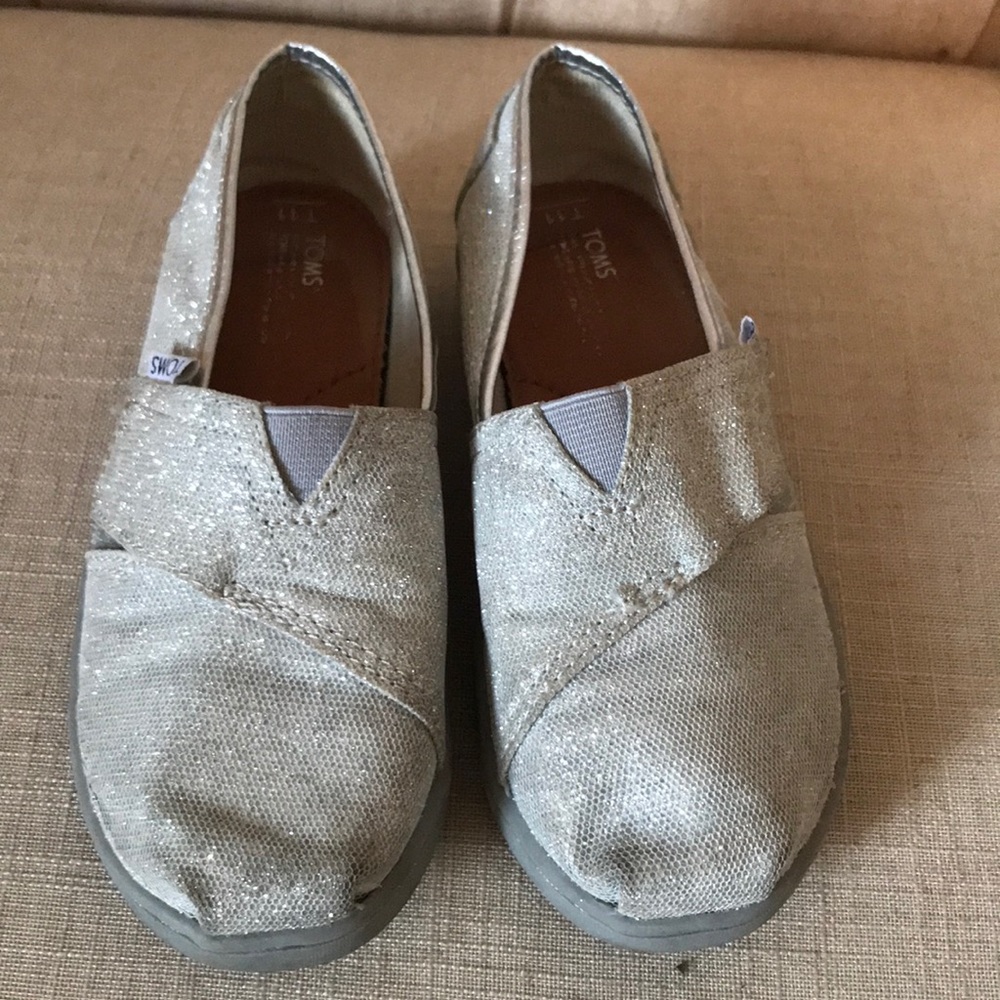 Girl toms